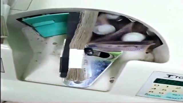 外國的點鈔機,還沒我手點的快,設計師這是在侮辱我的智商嗎